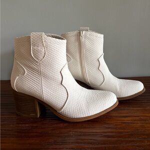 Women's Cream Textured Western-Inspired Ankle Booties